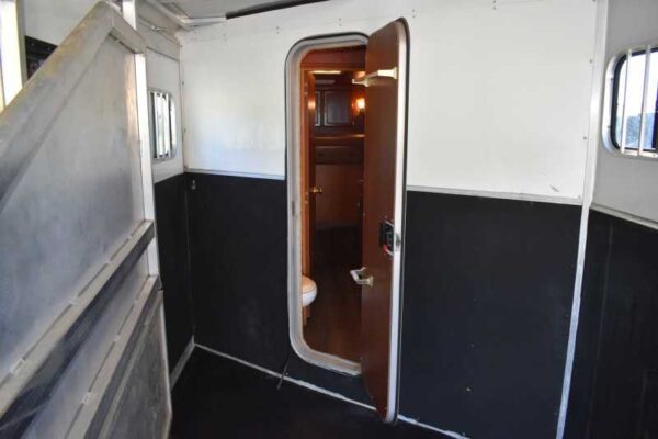 2006 Exiss 7407LQ 4 Horse Trailer with 7′ Short Wall - Image 28