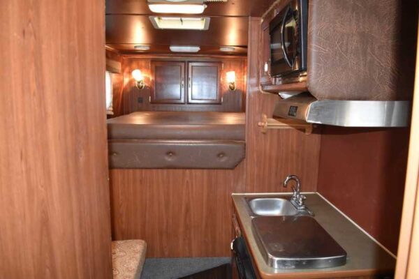 2006 Exiss 7407LQ 4 Horse Trailer with 7′ Short Wall - Image 9