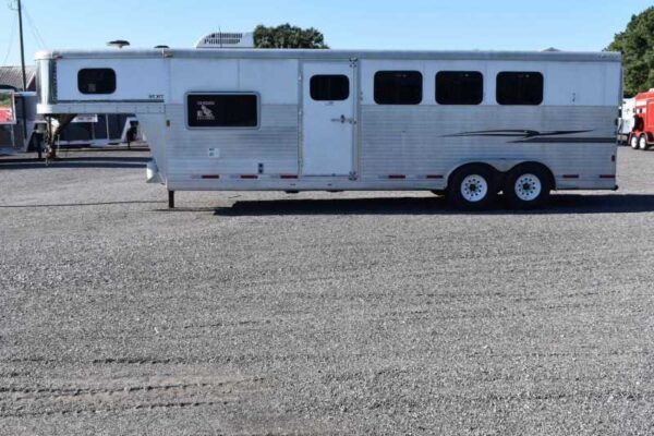 2006 Exiss 7407LQ 4 Horse Trailer with 7′ Short Wall - Image 7