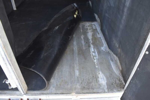 2006 Exiss 7407LQ 4 Horse Trailer with 7′ Short Wall - Image 23