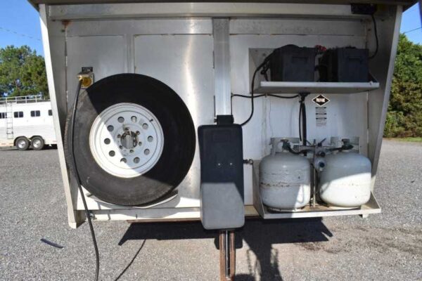 2006 Exiss 7407LQ 4 Horse Trailer with 7′ Short Wall - Image 5