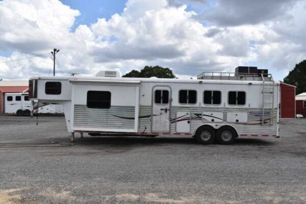 2007 American Spirit 8410GLQ 4 Horse Trailer with 10′ Short Wall - Image 5