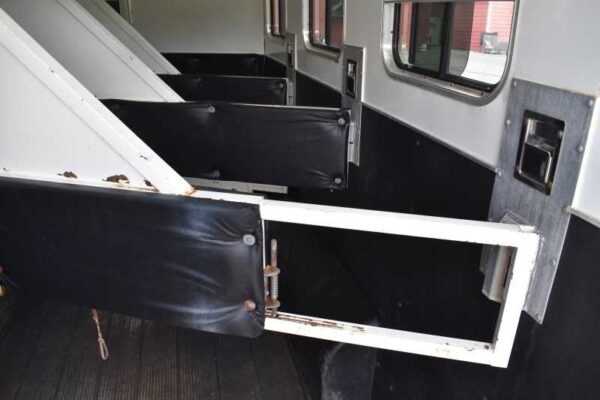 2007 American Spirit 8410GLQ 4 Horse Trailer with 10′ Short Wall - Image 32