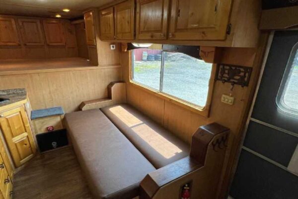 2006 Featherlite 8412LQ 4 Horse Trailer with 12′ Short Wall - Image 17