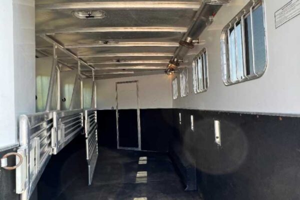 2006 Featherlite 8412LQ 4 Horse Trailer with 12′ Short Wall - Image 11