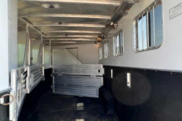 2006 Featherlite 8412LQ 4 Horse Trailer with 12′ Short Wall - Image 10