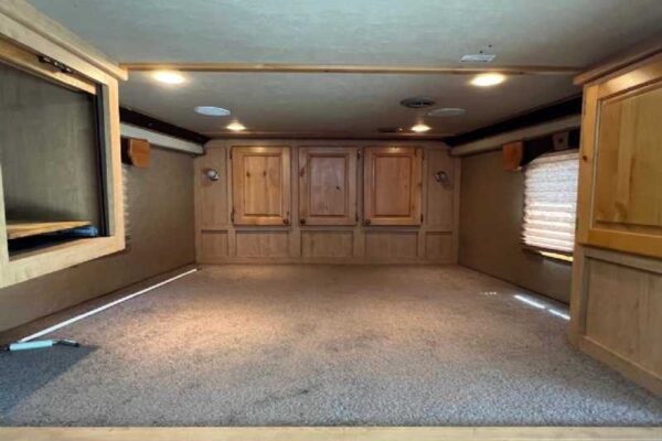 2006 Featherlite 8412LQ 4 Horse Trailer with 12′ Short Wall - Image 14
