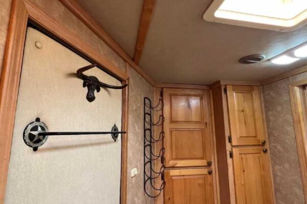 2006 Featherlite 8412LQ 4 Horse Trailer with 12′ Short Wall - Image 28