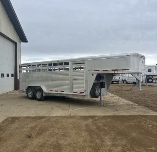 Used 2007 Featherlite – Two Compartments - Image 3