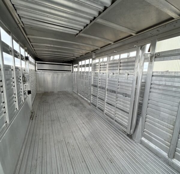 Used 2007 Featherlite – Two Compartments - Image 8
