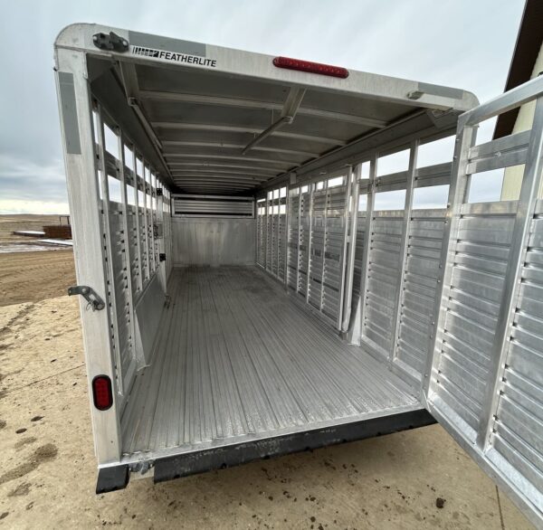 Used 2007 Featherlite – Two Compartments - Image 9