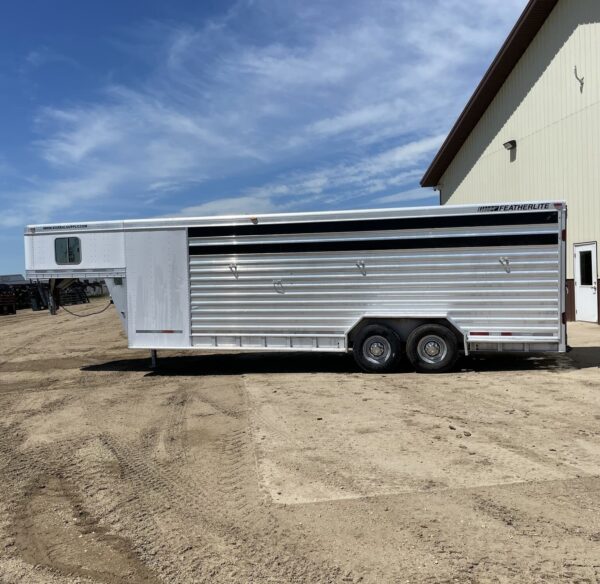 Used 2010 Featherlite – 2 Compartments - Image 11