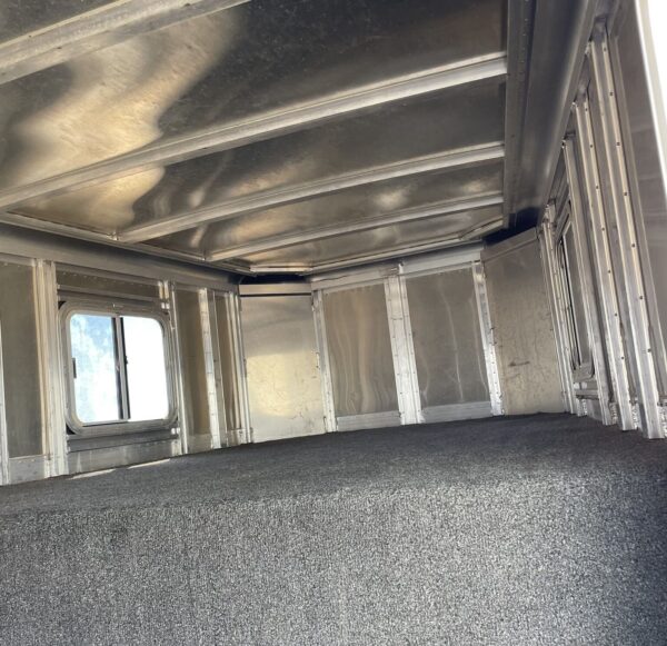Used 2010 Featherlite – 2 Compartments - Image 7