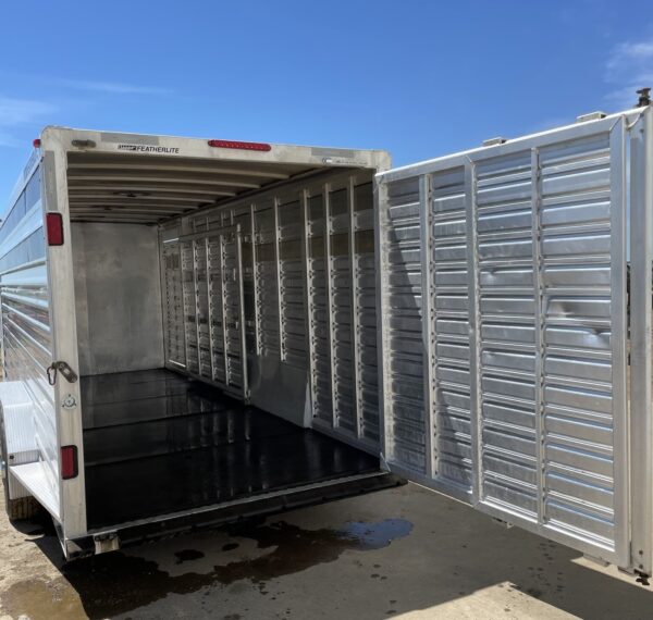 Used 2010 Featherlite – 2 Compartments - Image 13
