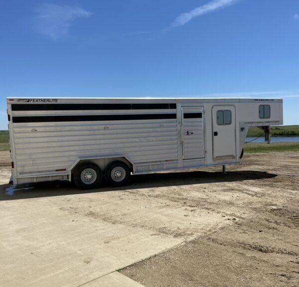 Used 2010 Featherlite – 2 Compartments - Image 4