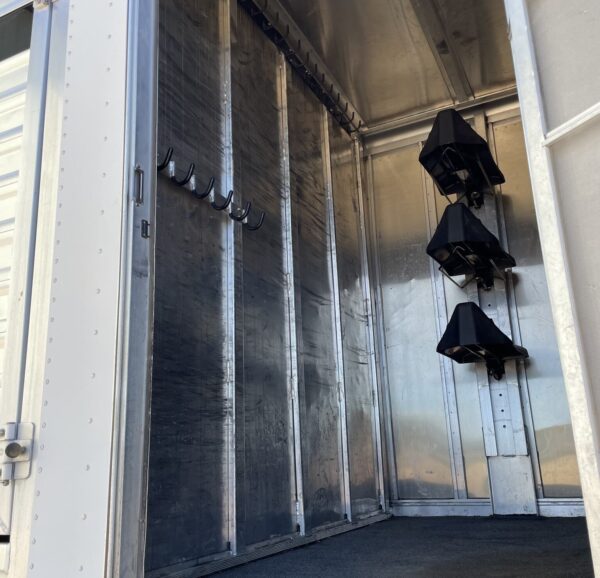 Used 2010 Featherlite – 2 Compartments - Image 8