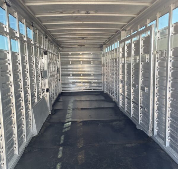 2013 Featherlite 30Ft – 3 Compartments - Image 10