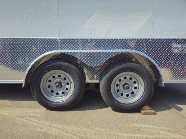 7' X 16' White Vnose Enclosed Trailer (2) 3,500lb Axles 7ft With Splash Guards - Image 8