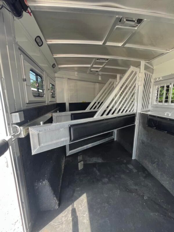 2005 Bloomer 4h Lq/Side Reverse Load/Full Rear Tack - Image 56