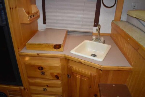 2003 Bloomer 8414LQ 4 Horse Trailer with 14′ Short Wall - Image 16