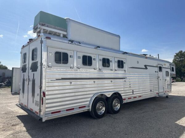 2007 4 Star 4 Horse 14′ Outlaw LQ Slide Out - Image 5