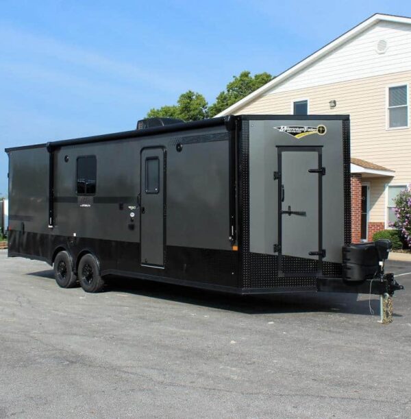 Enclosed Trailer Toy Hauler w/Living Quarters 2024 26′ Nomad Sleeps 6! #9219 - Image 8
