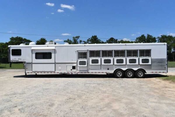 2005 Sundowner Sunlite  6LQ Horse Trailer with 11′ Short Wall 725 Grand Sierra 8612GLQ MidTack - Image 4