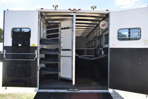 2005 Sundowner Sunlite  6LQ Horse Trailer with 11′ Short Wall 725 Grand Sierra 8612GLQ MidTack - Image 16