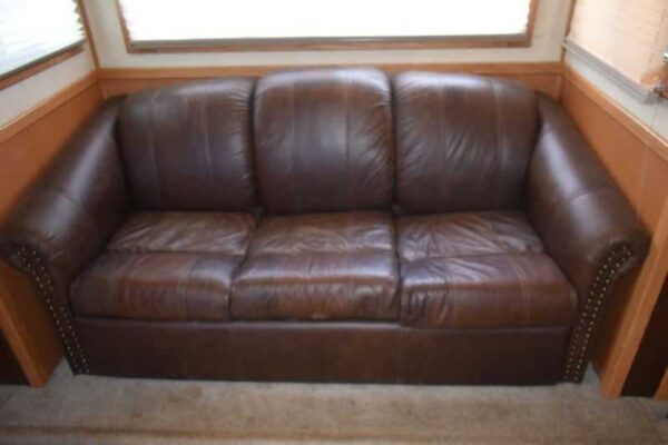 2005 Sundowner Sunlite  6LQ Horse Trailer with 11′ Short Wall 725 Grand Sierra 8612GLQ MidTack - Image 36