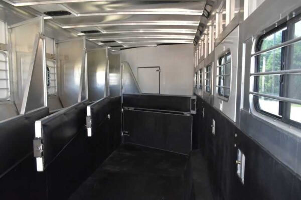 2005 Sundowner Sunlite  6LQ Horse Trailer with 11′ Short Wall 725 Grand Sierra 8612GLQ MidTack - Image 14