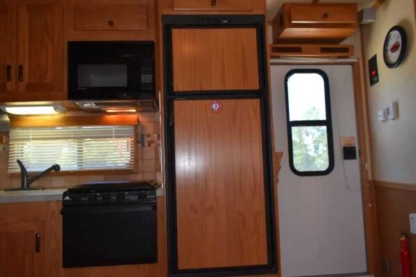 2005 Sundowner Sunlite  6LQ Horse Trailer with 11′ Short Wall 725 Grand Sierra 8612GLQ MidTack - Image 30