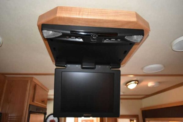 2005 Sundowner Sunlite  6LQ Horse Trailer with 11′ Short Wall 725 Grand Sierra 8612GLQ MidTack - Image 37