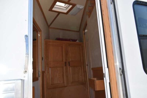 2005 Sundowner Sunlite  6LQ Horse Trailer with 11′ Short Wall 725 Grand Sierra 8612GLQ MidTack - Image 43