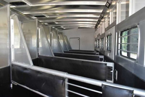 2005 Sundowner Sunlite  6LQ Horse Trailer with 11′ Short Wall 725 Grand Sierra 8612GLQ MidTack - Image 15