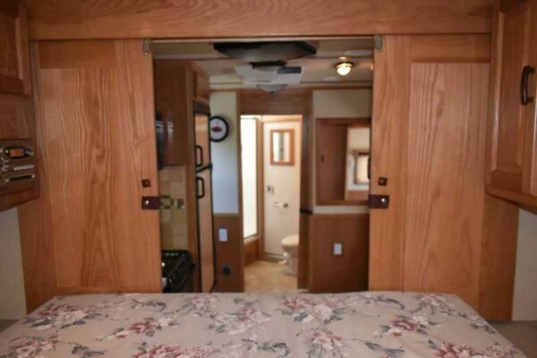 2005 Sundowner Sunlite  6LQ Horse Trailer with 11′ Short Wall 725 Grand Sierra 8612GLQ MidTack - Image 42