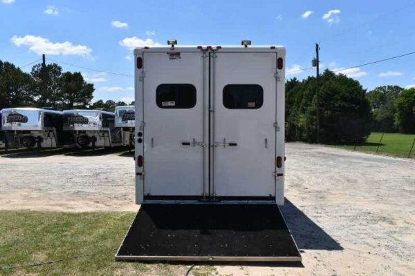 2005 Sundowner Sunlite  6LQ Horse Trailer with 11′ Short Wall 725 Grand Sierra 8612GLQ MidTack - Image 18