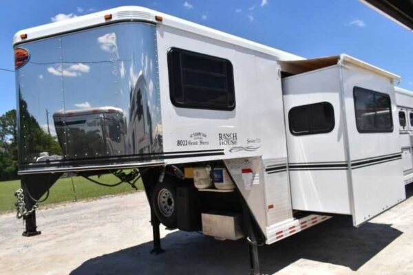 2005 Sundowner Sunlite  6LQ Horse Trailer with 11′ Short Wall 725 Grand Sierra 8612GLQ MidTack - Image 48