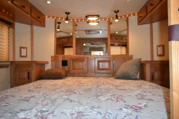 2005 Sundowner Sunlite  6LQ Horse Trailer with 11′ Short Wall 725 Grand Sierra 8612GLQ MidTack - Image 20