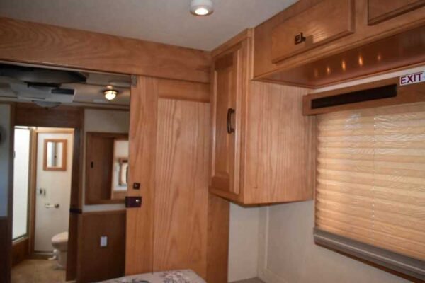 2005 Sundowner Sunlite  6LQ Horse Trailer with 11′ Short Wall 725 Grand Sierra 8612GLQ MidTack - Image 40