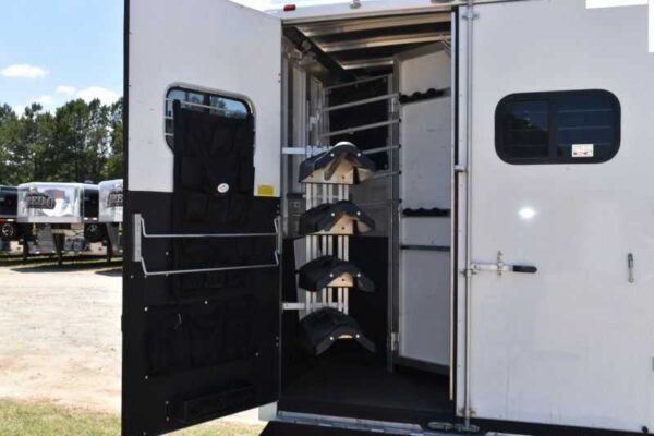 2005 Sundowner Sunlite  6LQ Horse Trailer with 11′ Short Wall 725 Grand Sierra 8612GLQ MidTack - Image 17