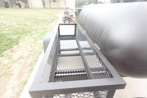 250 Gal Smoker Single Door with Counter Weight and Charkettle - Image 9