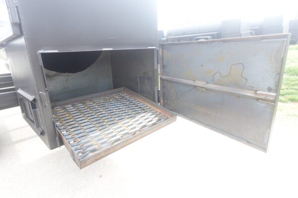 250 Gal Smoker Single Door with Counter Weight and Charkettle - Image 12