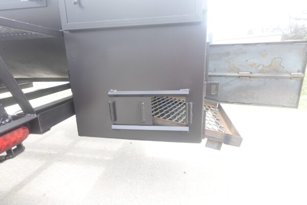 250 Gal Smoker Single Door with Counter Weight and Charkettle - Image 13