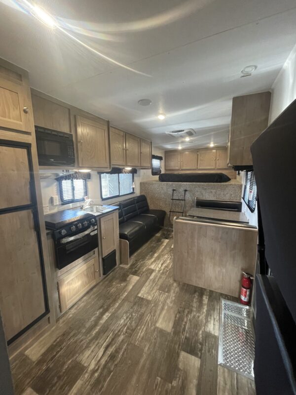 Enclosed Trailer with Living Quarters 2025 53′ w/24′ LQ  #0095 - Image 3