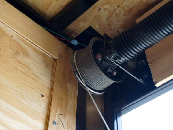 8.5x18 Blue V-Nose Slant Top Enclosed Trailer with Blackout Package - Image 32