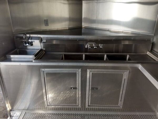 8.5' x 16' Concession Food Trailer With Appliances - Image 17