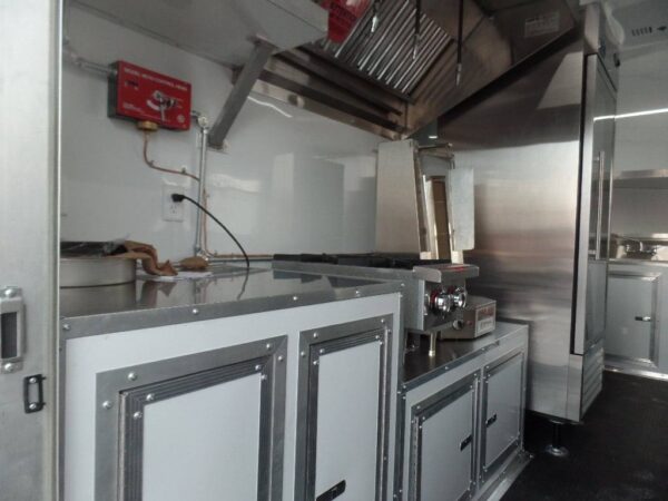 8.5' x 16' Concession Food Trailer With Appliances - Image 3